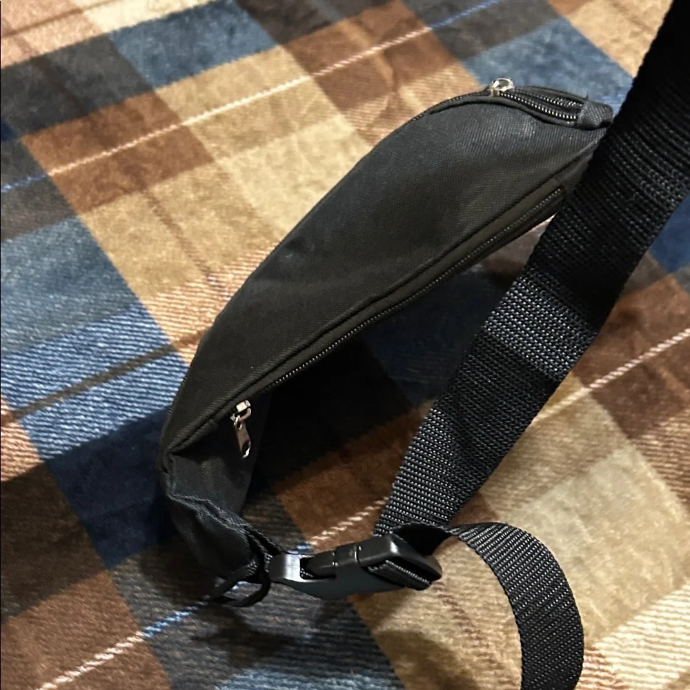 Disney Mickey Mouse Black Waist Bag givie - Picture 5 of 9